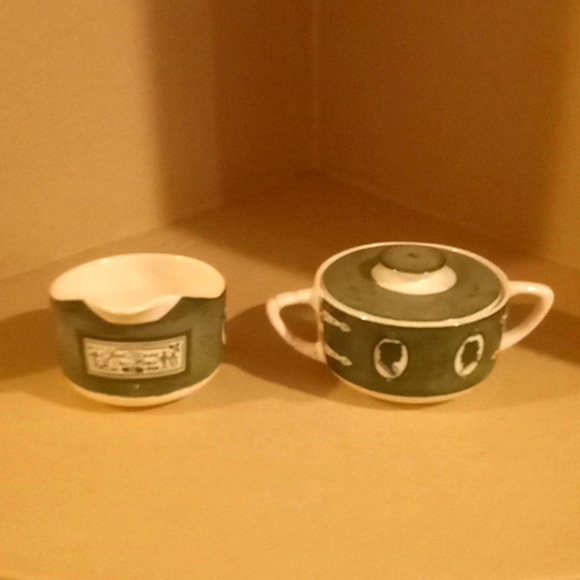 Vintage-Colonial Homestead by Royal. Handled Sugar Bowl with Lid & Creamer - Picture 9 of 12